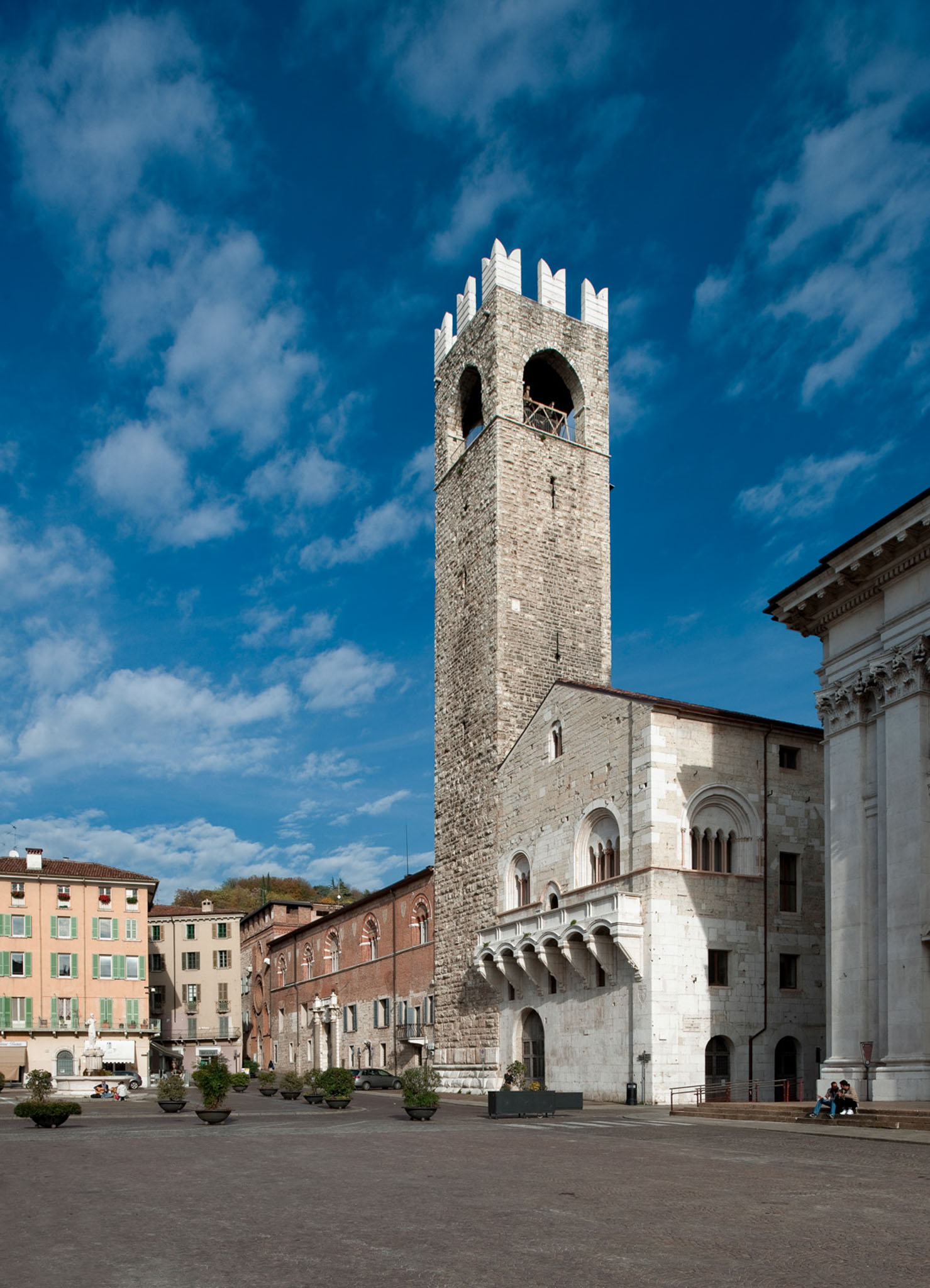 Palazzo Broletto - Facciata esterna