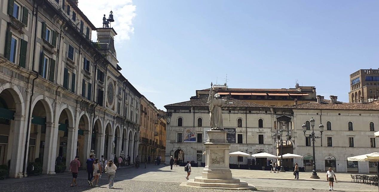 piazzetta bell'italia foto