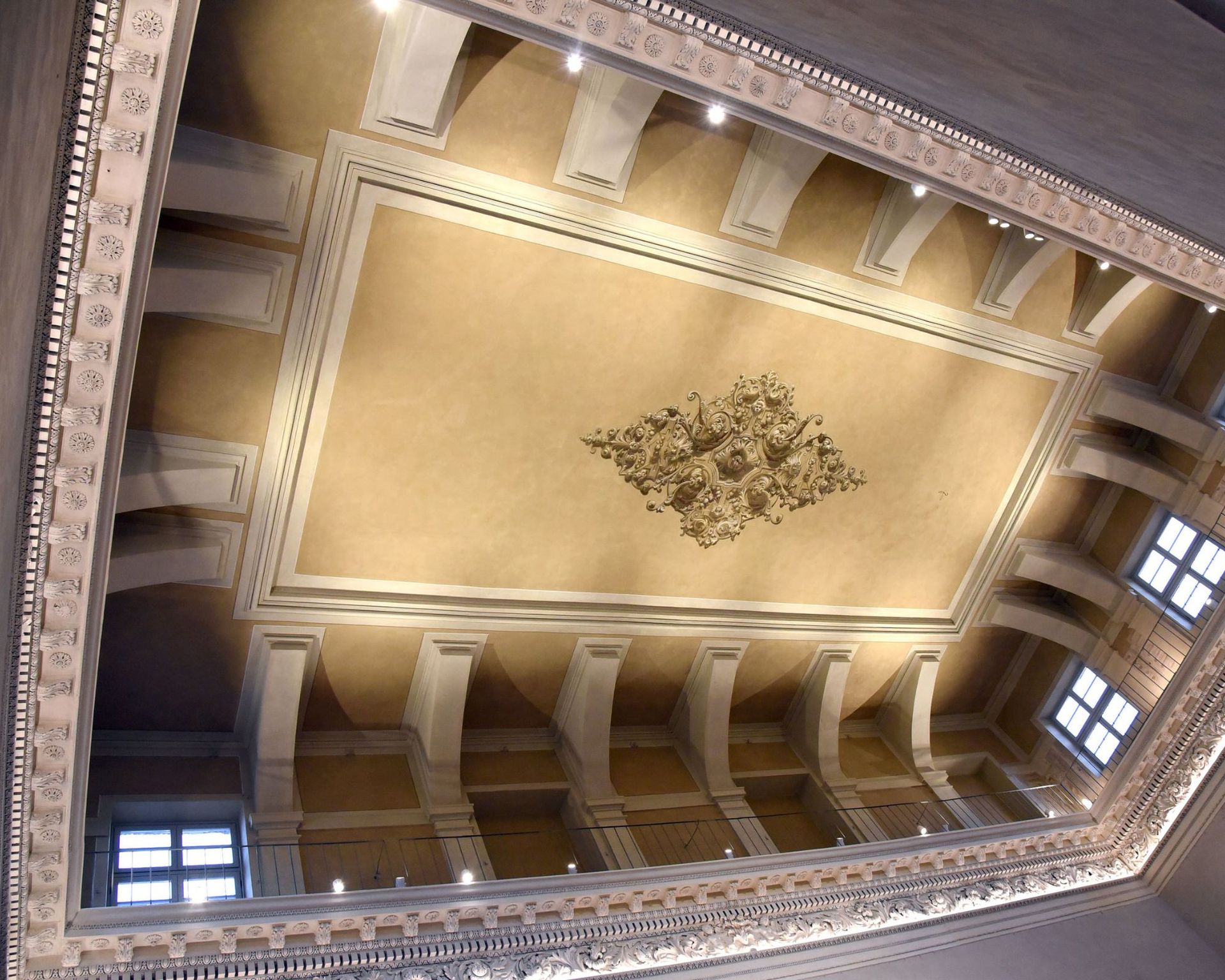 Palazzo Martinengo delle palle Sala del camino soffitto