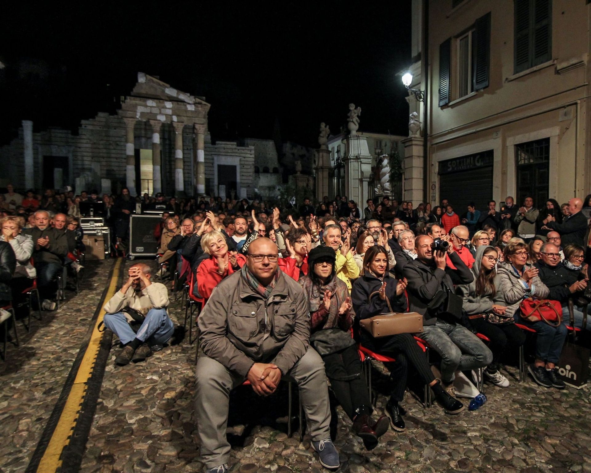 Piazza del foro persone 
