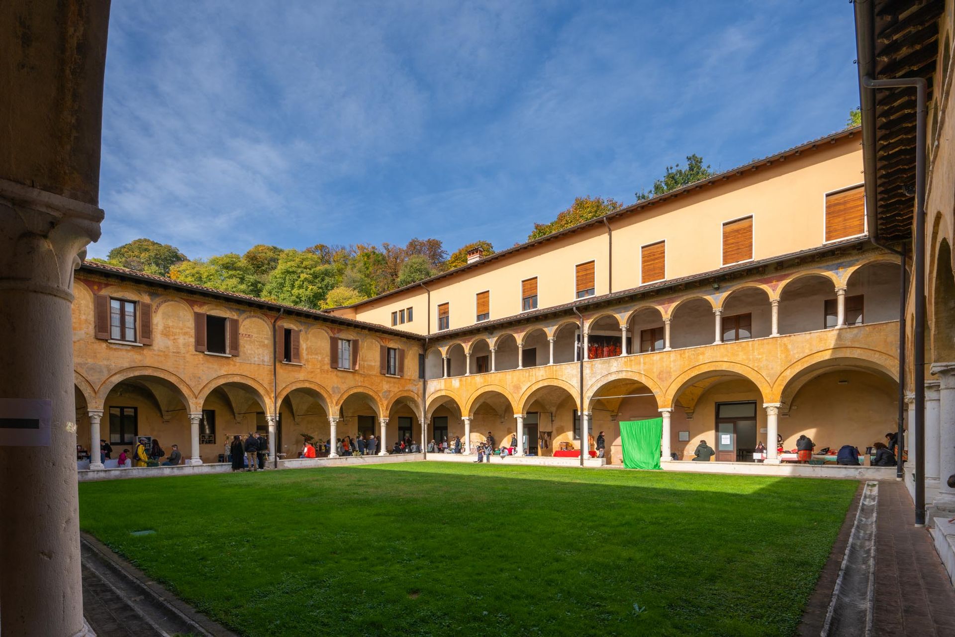 Chiesa del Santissimo Corpo di Cristo, vista del chiostro