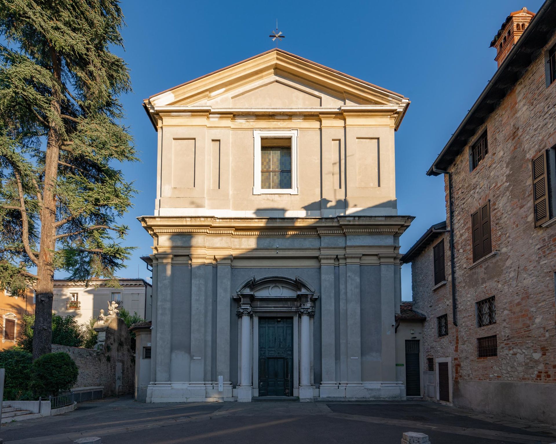 Facciata della Chiesa di Santa Maria in Calchera a Brescia