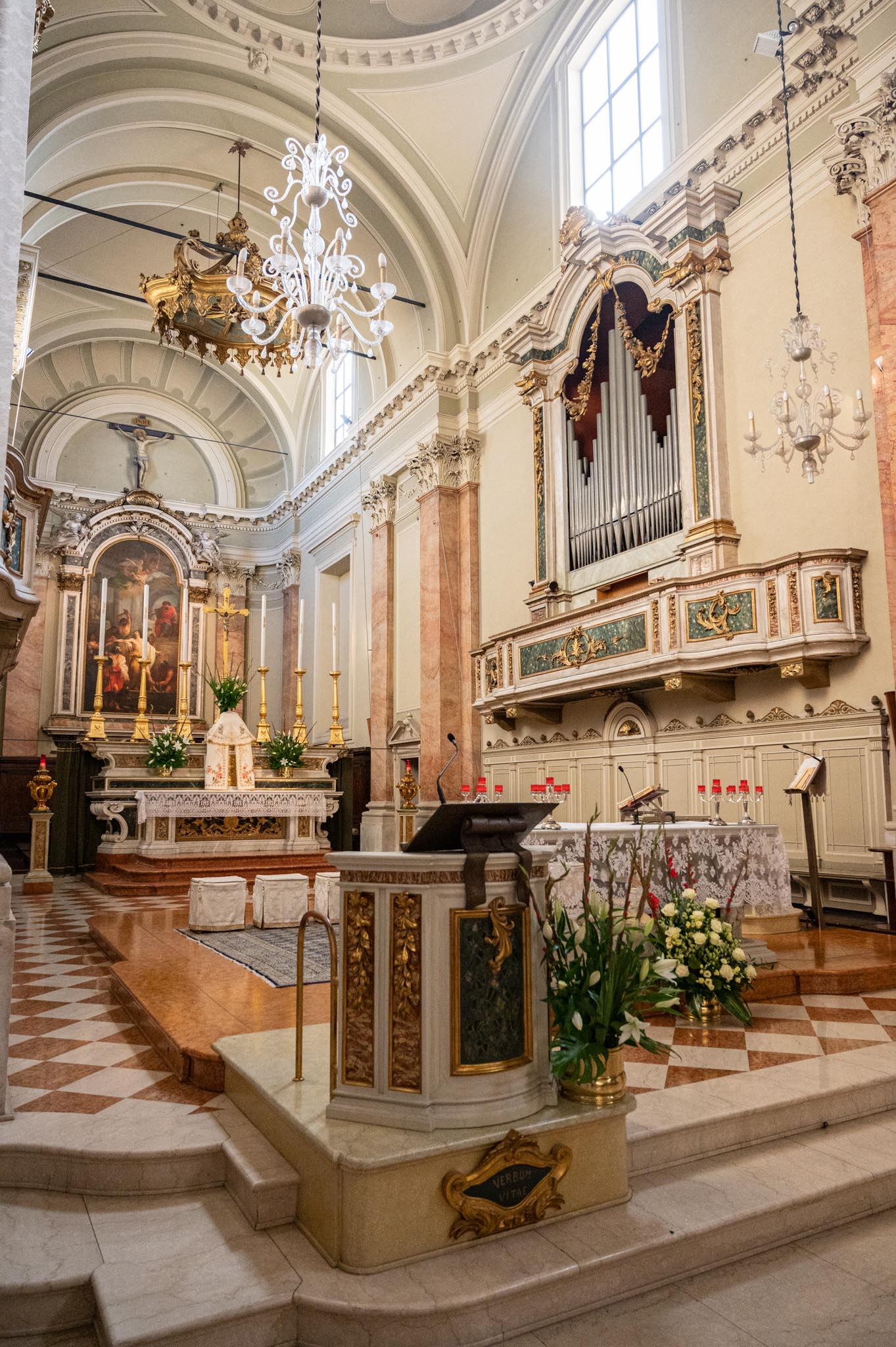 Chiesa di Sant'Alessandro - Vista dell'altare