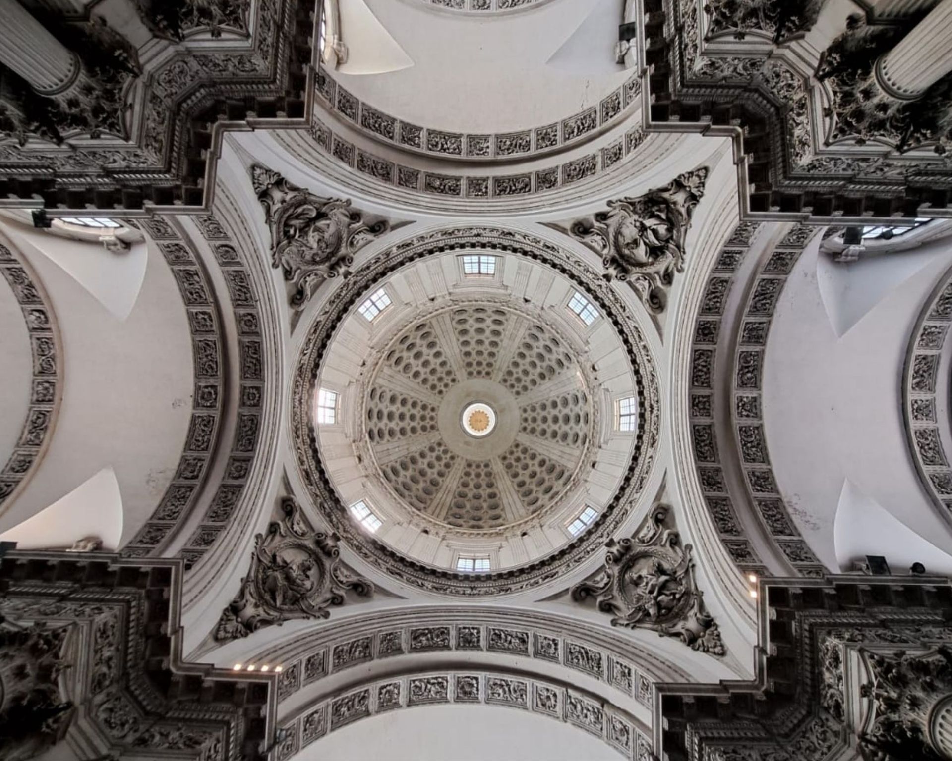 Duomo-Nuovo-interno-cupola