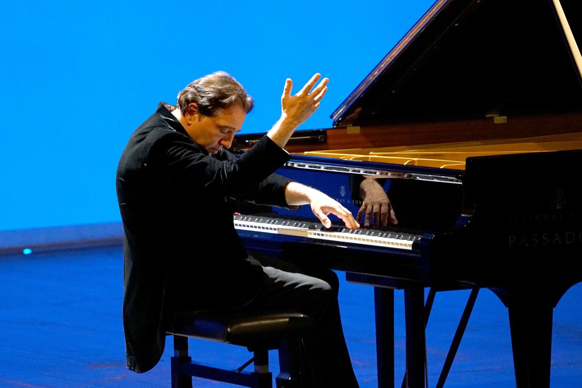 Pianista Fazil Say si esibisce al Festival Pianistico di Brescia e Bergamo