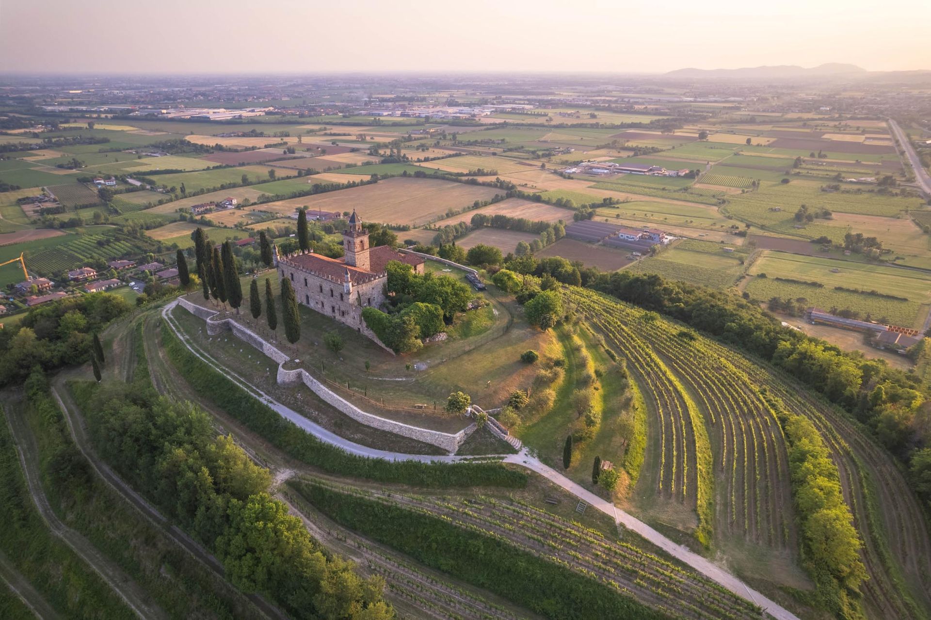 Vista aerea di Gussago, paese dell'hinterland della Franciacorta
