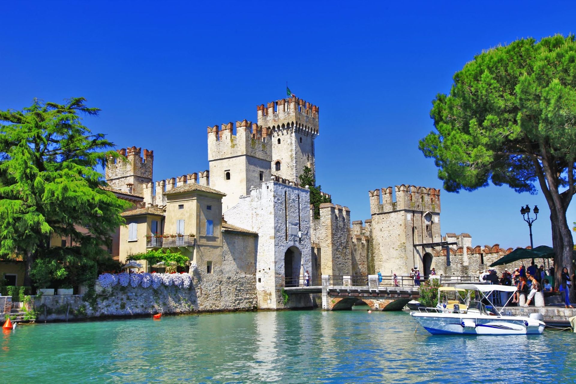 Ingresso al castello di Sirmione sul lago di Garda