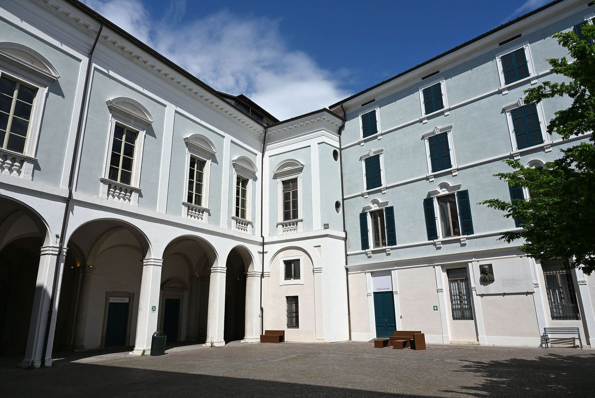 Mo.Ca - Palazzo - Cortile