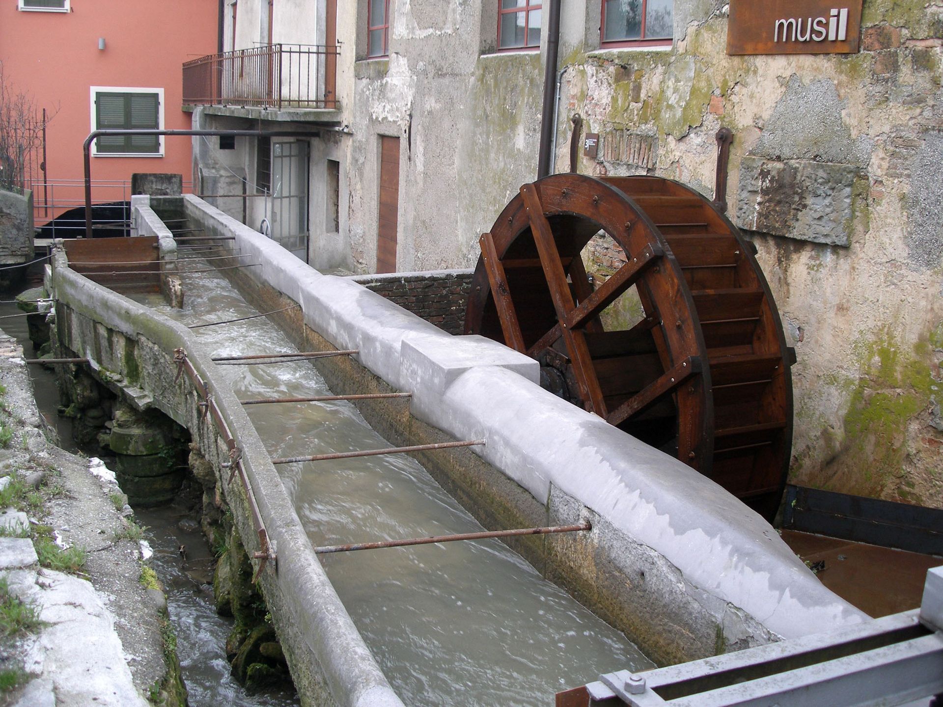 MUSIL - Museo del Ferro - Esterno