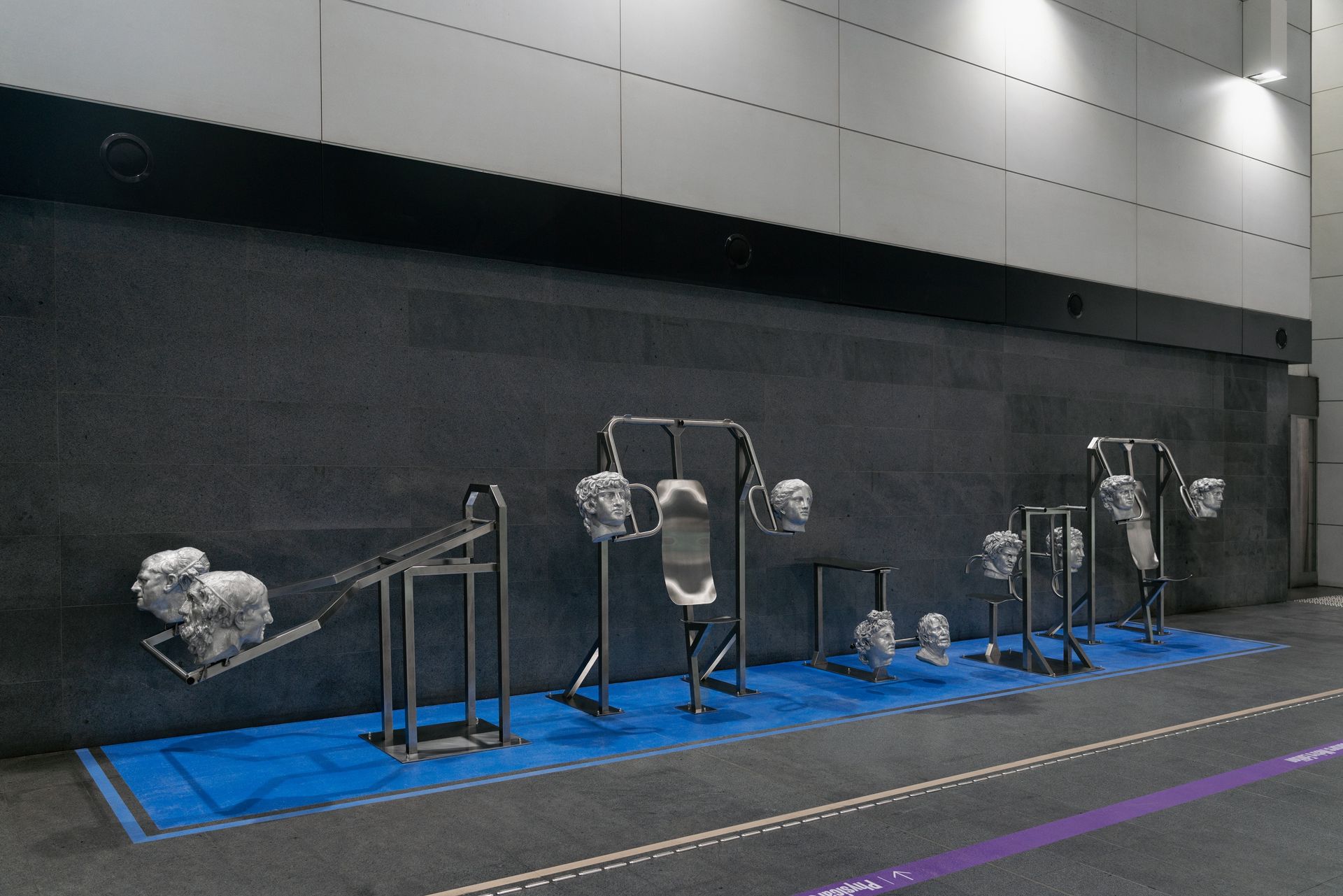 Opera d'arte contemporanea in metropolitana