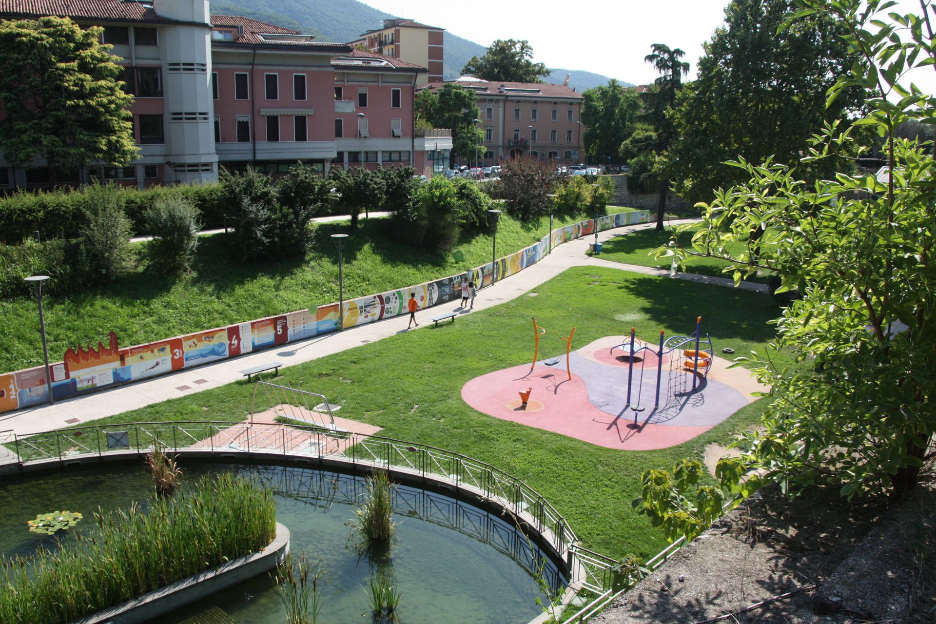 Parco dell'acqua - Vista dall'alto del parco con giochi per bambini