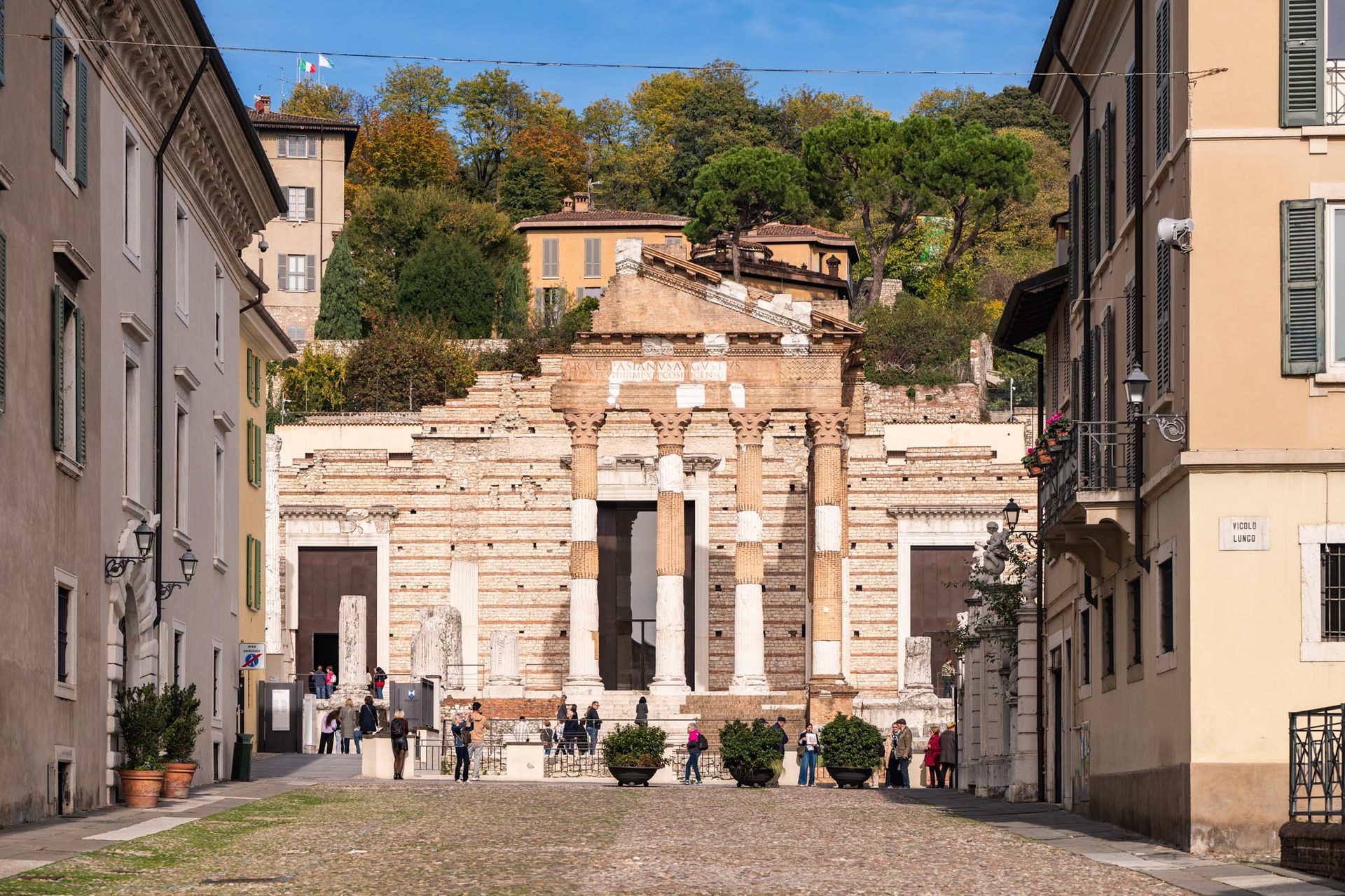 Il Capitolium in Piazza del Foro, simbolo dell’antica civiltà romana di Brescia