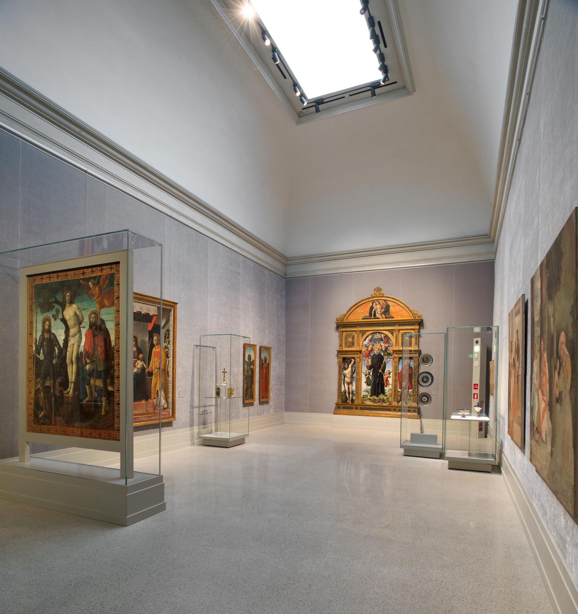 Sala II della Pinacoteca Tosio Martinengo di Brescia, dedicata a Vincenzo Foppa e al primo Rinascimento