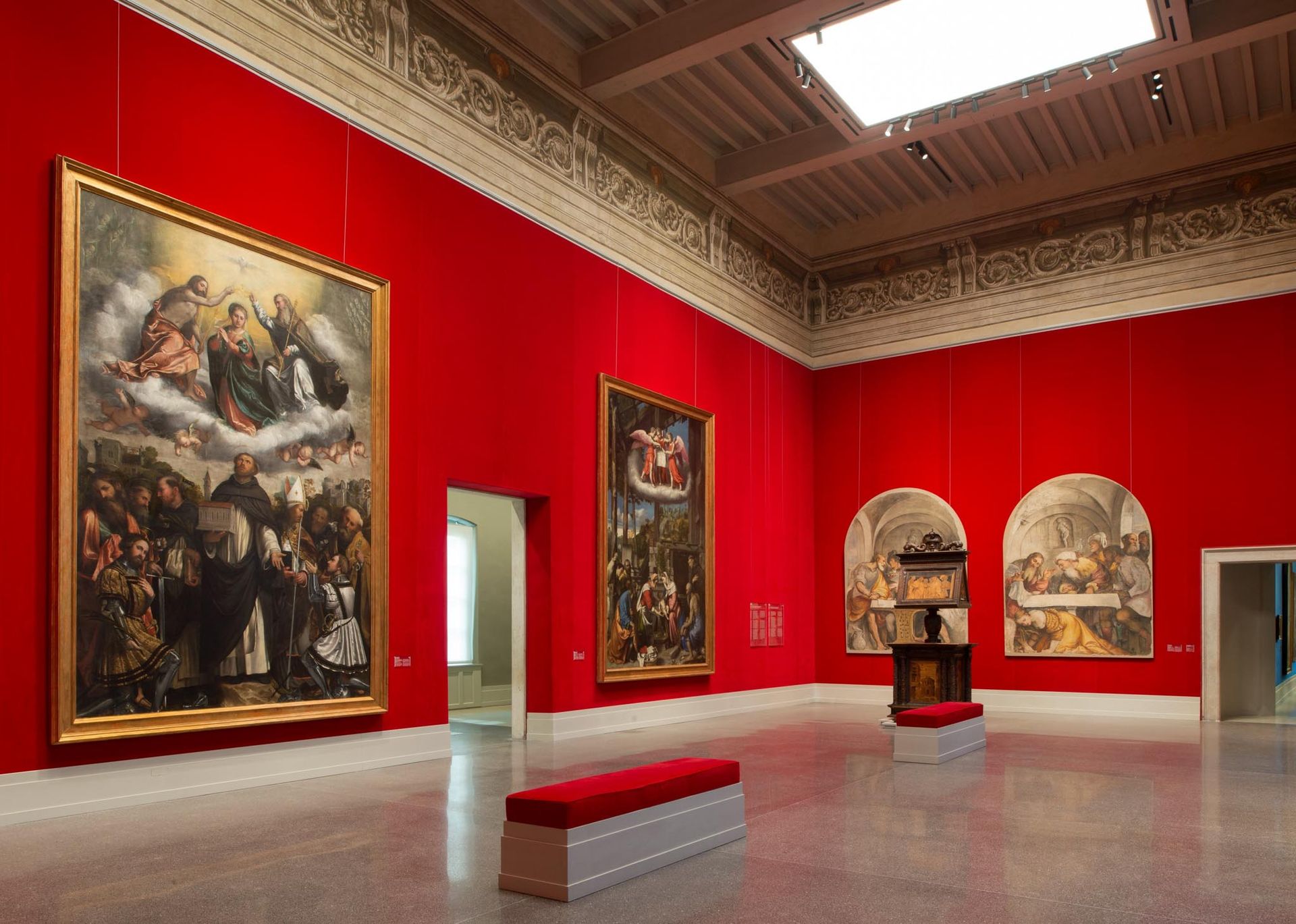 Sala espositiva dedicata alla scuola bresciana del Cinquecento nella Pinacoteca Tosio Martinengo di Brescia