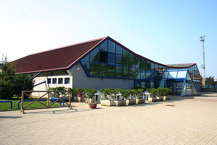 esterno centro natatorio Lamarmora