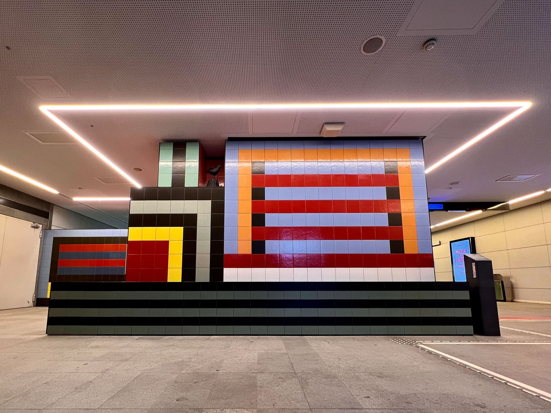 Subbrixia - Interno metropolitana parete artistica