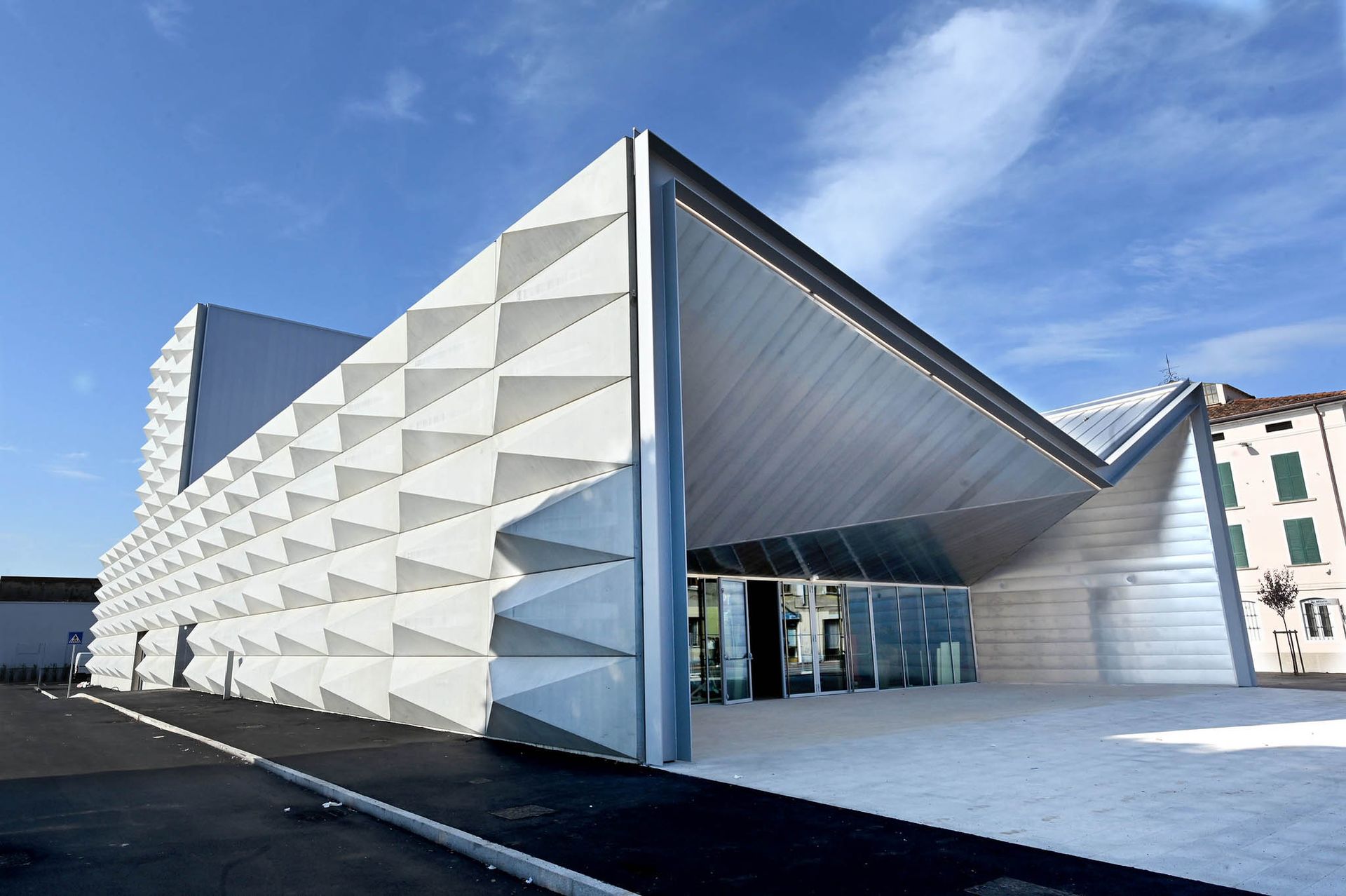 Teatro Borsoni - Brescia - Architettura esterna