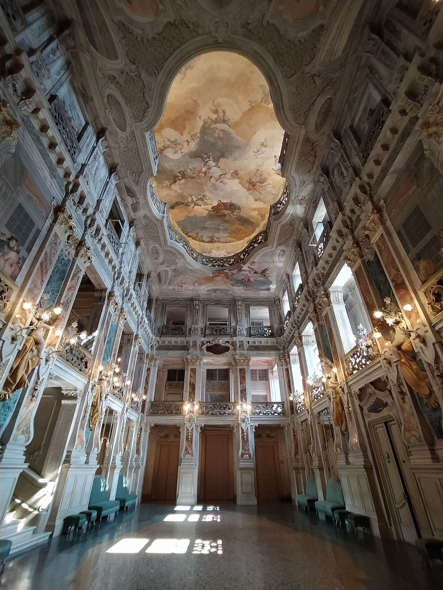 Teatro grande - Interno soffitto sala