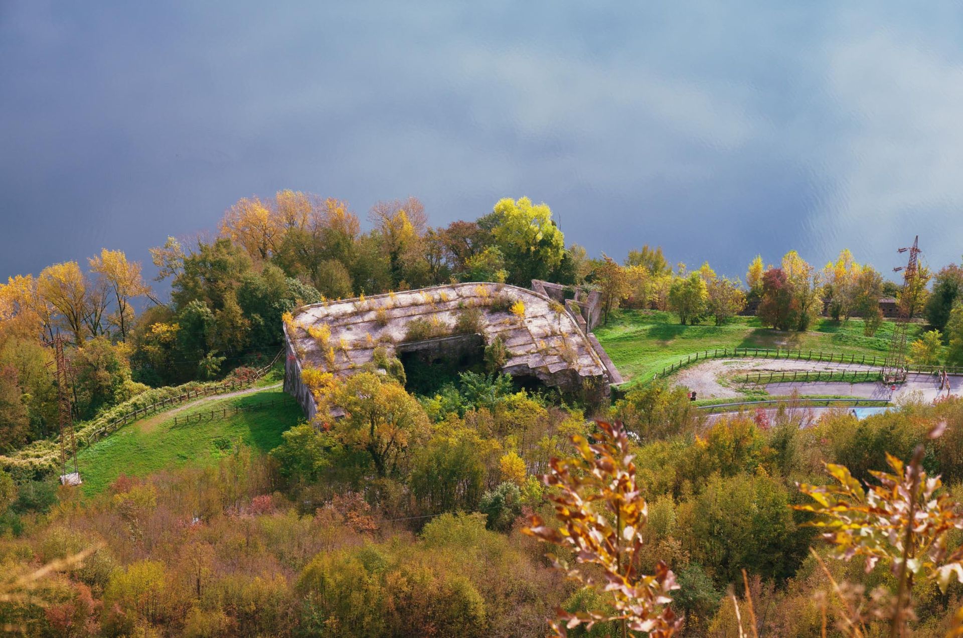 La Rocca d’Anfo, antica fortezza veneziana che domina il Lago d’Idro