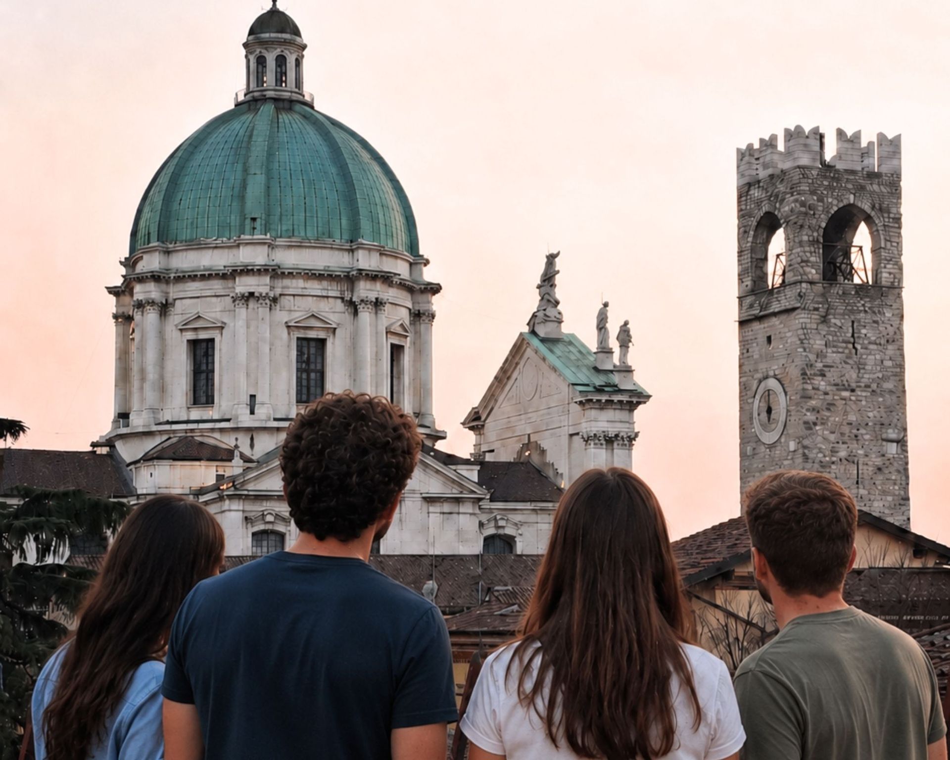 Ragazzi-guardano-il-Duomo-Nuovo